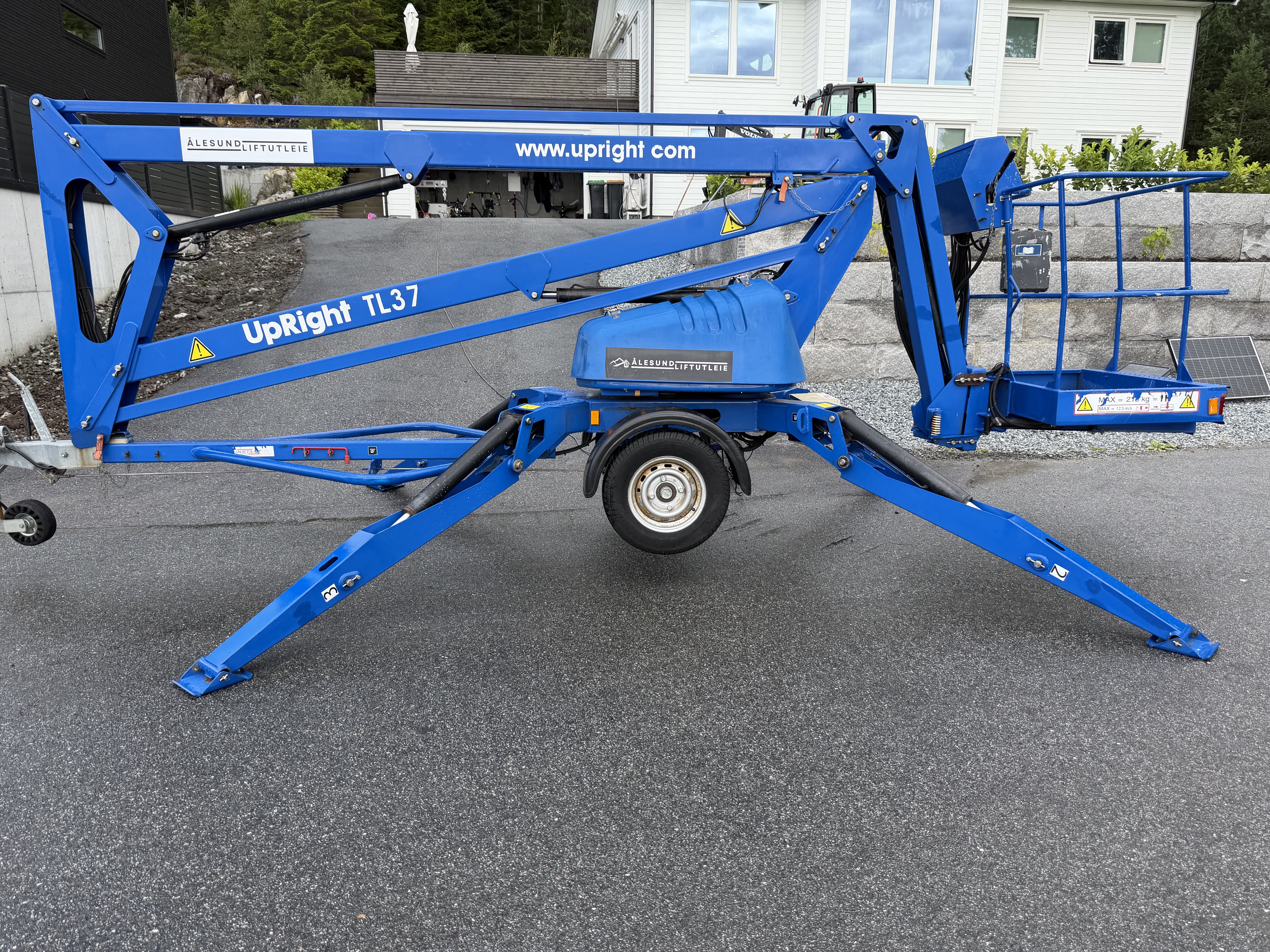 15 METER UPRIGHT TL37