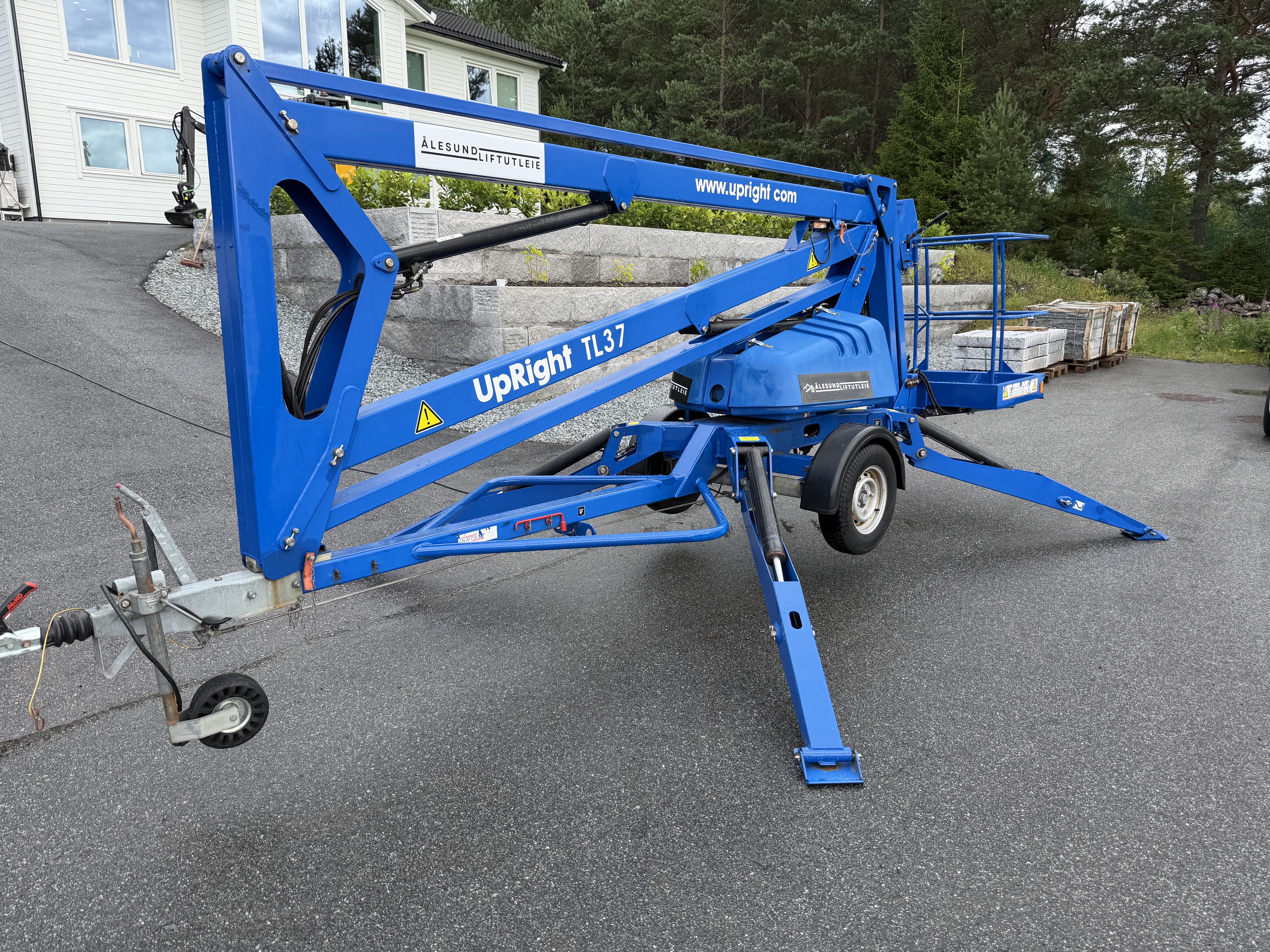 15 METER UPRIGHT TL37