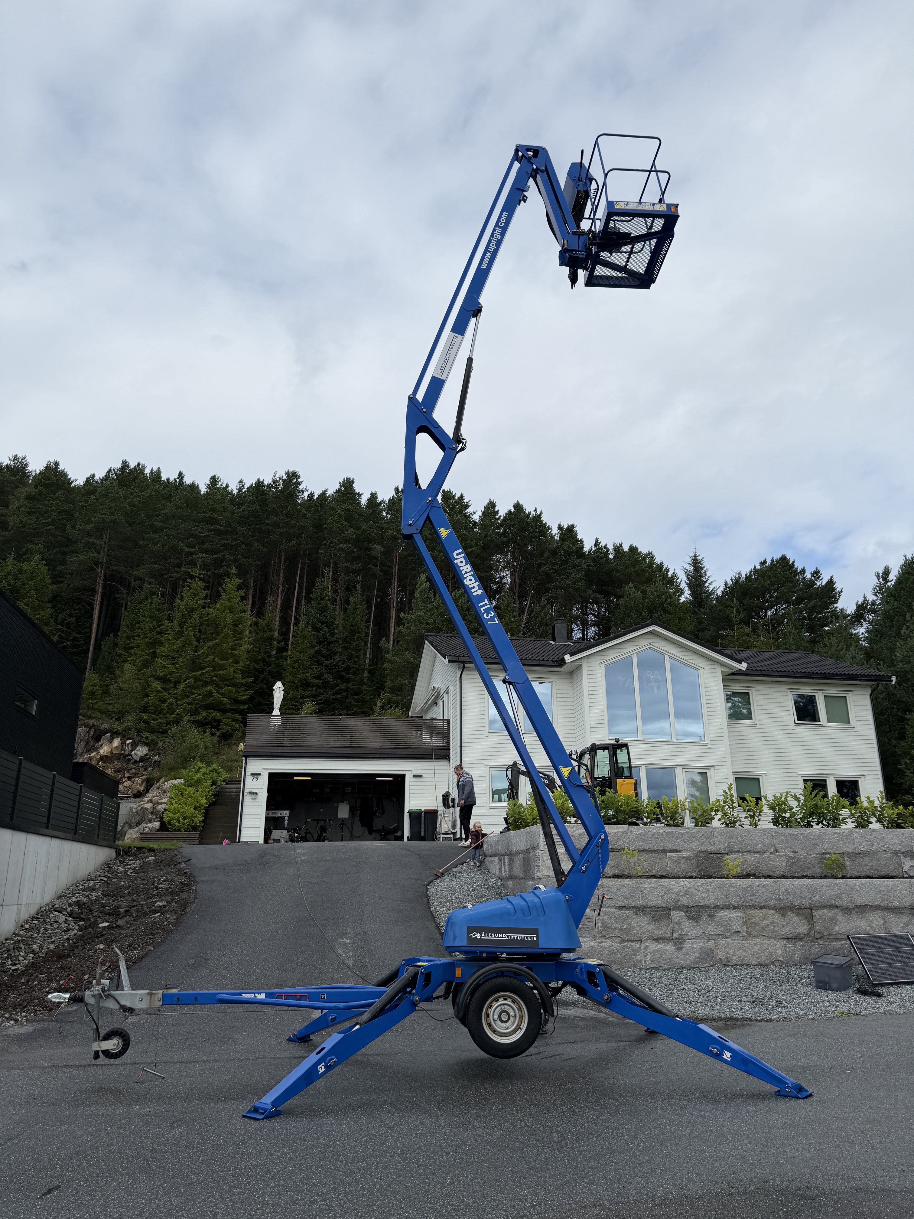 15 METER UPRIGHT TL37